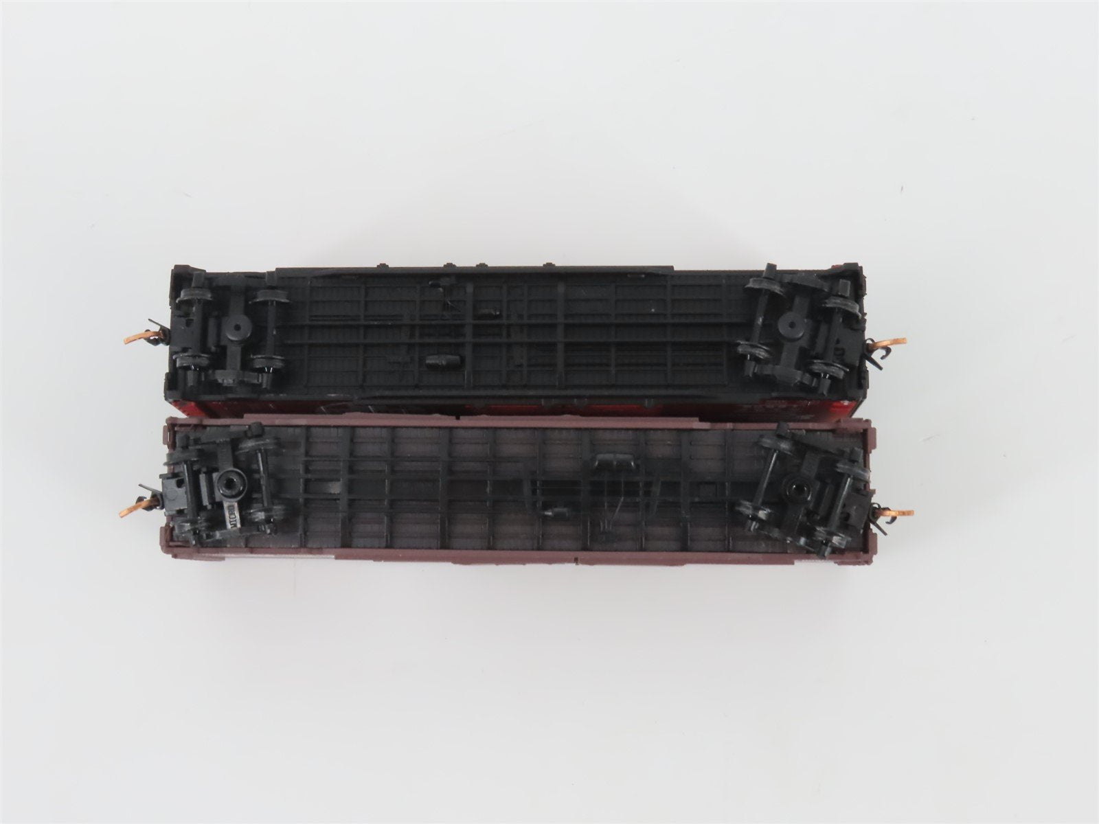 LOT of 2 N Scale Atlas & Micro-Trains MTL ATSF Santa Fe Double Door Box Cars