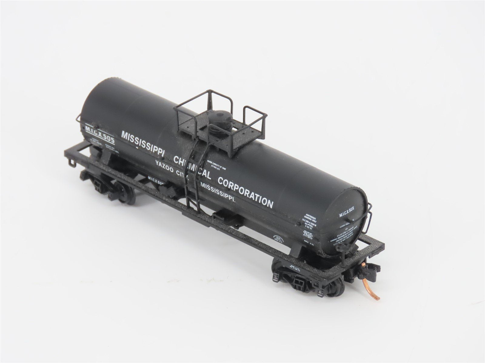LOT of 2 N Scale Atlas ACX/MICX Single Dome Tank Cars