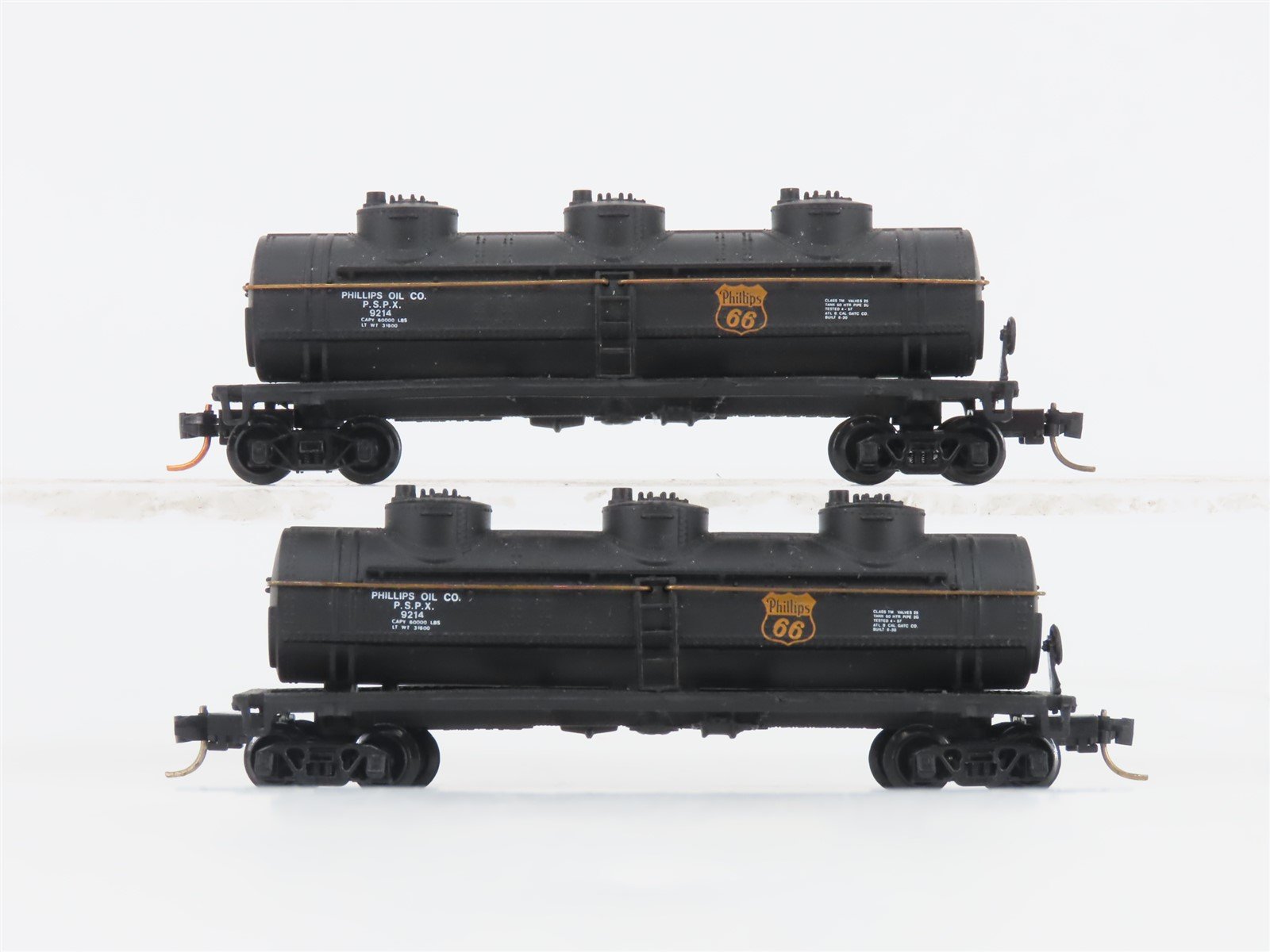 LOT of 2 N Scale Bachmann PSPX Phillips 66 Oil Co Triple Dome Tank Cars