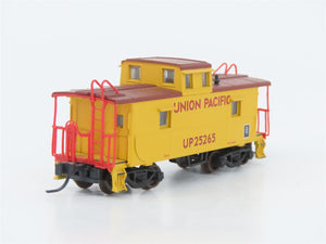 LOT of 2 N Scale Atlas UP Union Pacific Railroad Cupola Cabooses