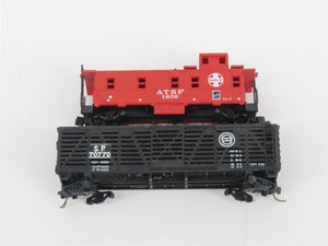 LOT- 8 N Bachmann, Atlas, & Kadee Micro-Trains MTL Assorted Caboose & Stock Cars