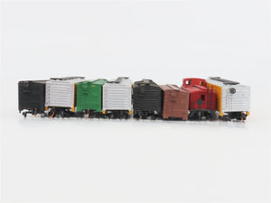 LOT- 8 N Bachmann, Atlas, & Kadee Micro-Trains MTL Assorted Caboose & Stock Cars