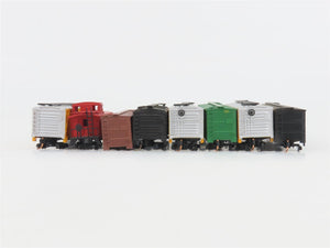 LOT- 8 N Bachmann, Atlas, & Kadee Micro-Trains MTL Assorted Caboose & Stock Cars