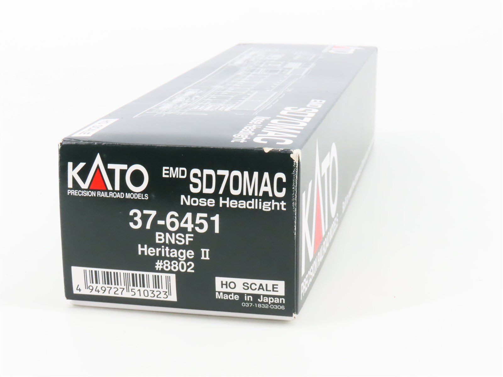 HO Scale KATO 37-6451 BNSF Railway H2 SD70MAC Diesel Locomotive #8802