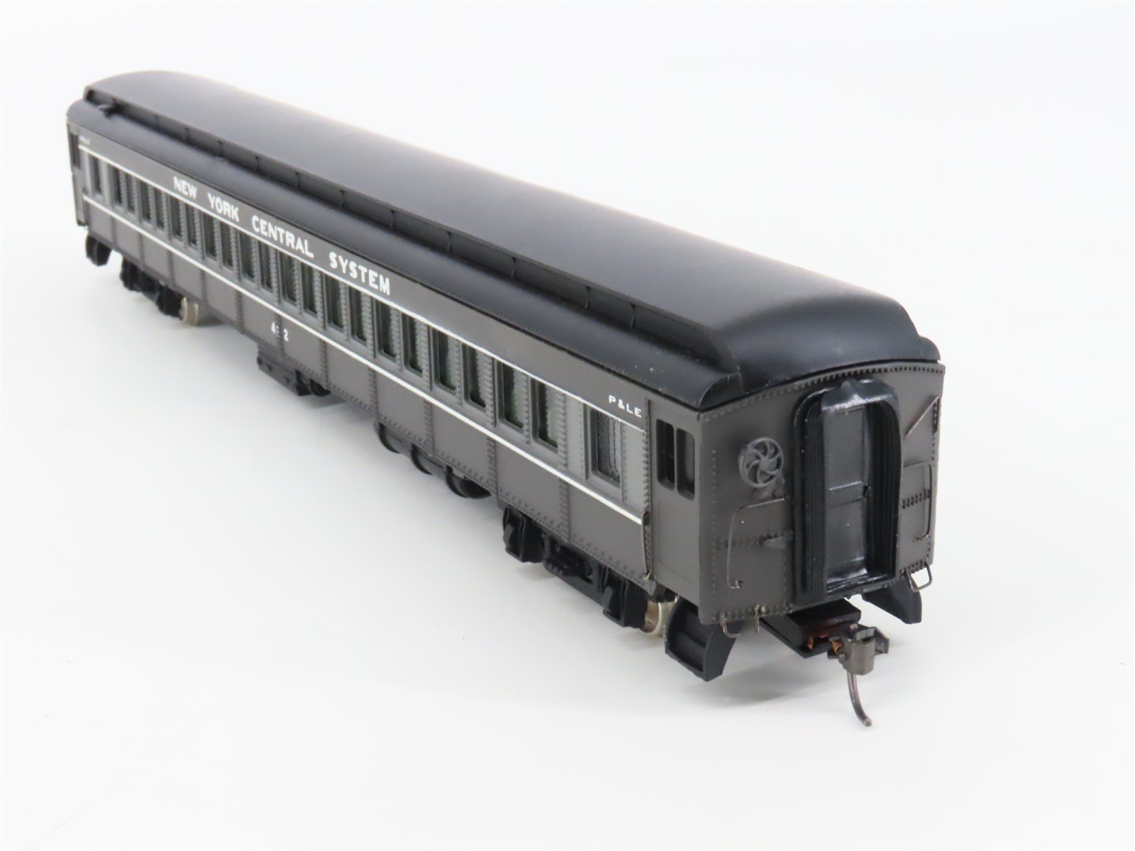 HO Scale Bachmann Spectrum 89102 P&LE NYC New York Central Coach Passenger #412
