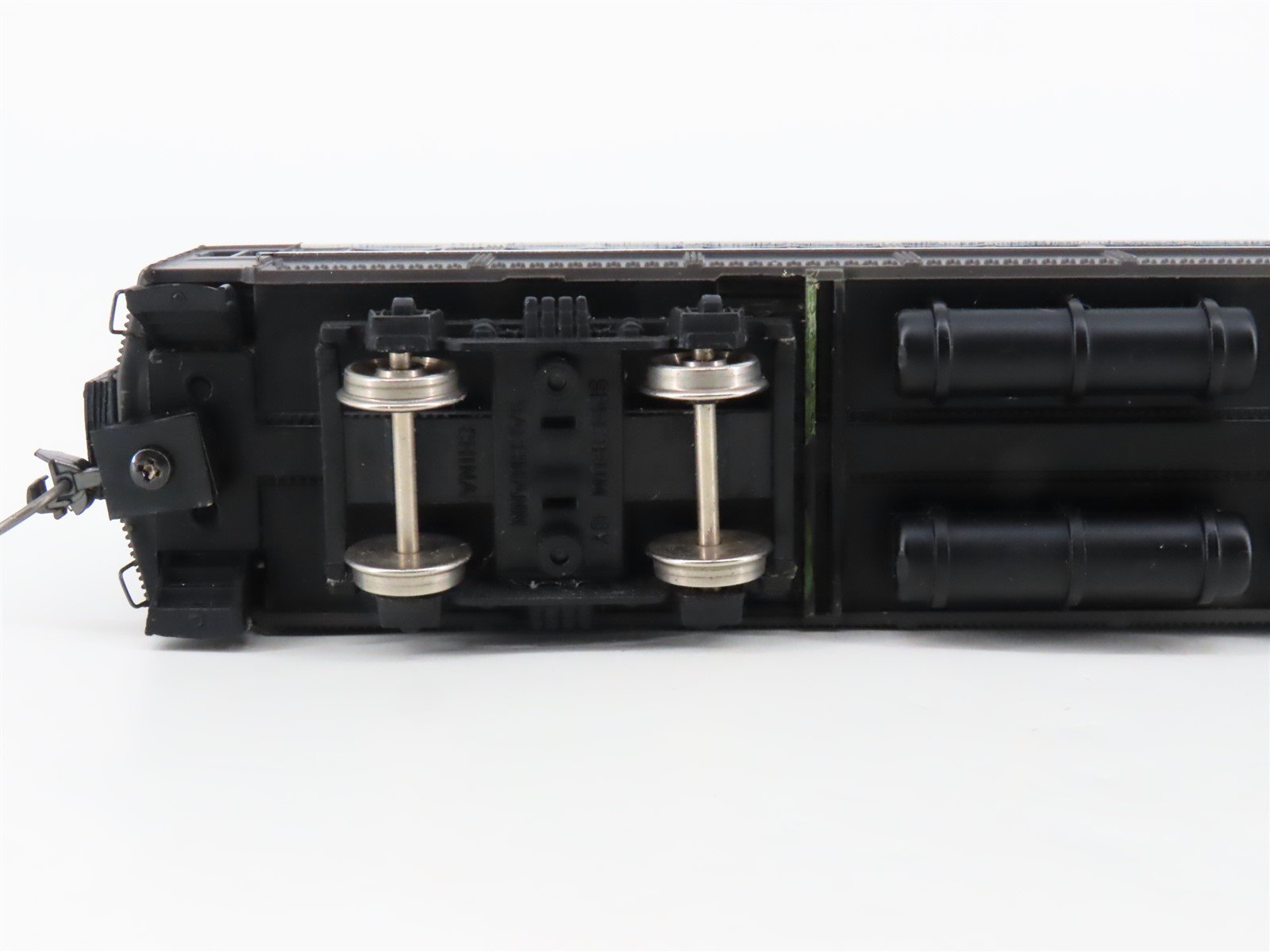 HO Scale Bachmann Spectrum 89102 P&LE NYC New York Central Coach Passenger #412