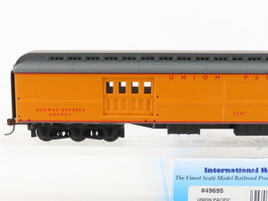 HO Scale IHC #49695 UP Union Pacific Heavyweight RPO Passenger Car #2247