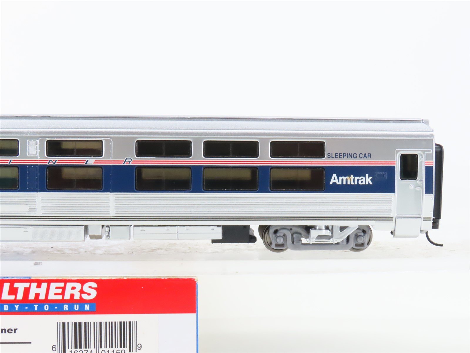HO Scale Walthers 932-6091 Amtrak Viewliner Sleeper Passenger Car