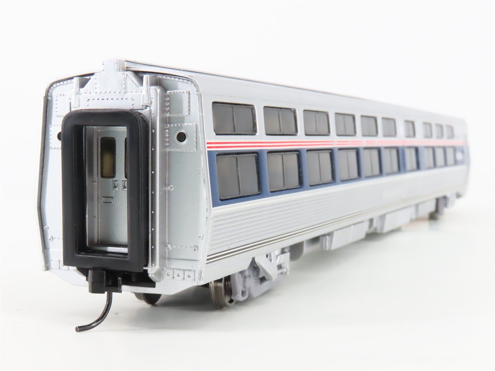 HO Scale Walthers 932-6091 Amtrak Viewliner Sleeper Passenger Car