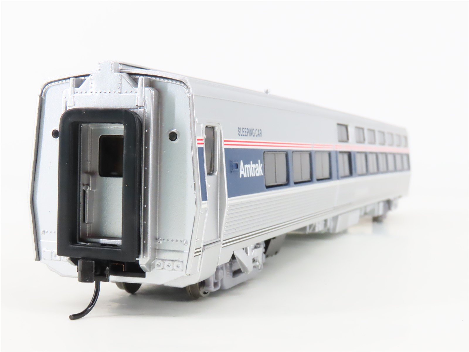 HO Scale Walthers 932-6091 Amtrak Viewliner Sleeper Passenger Car