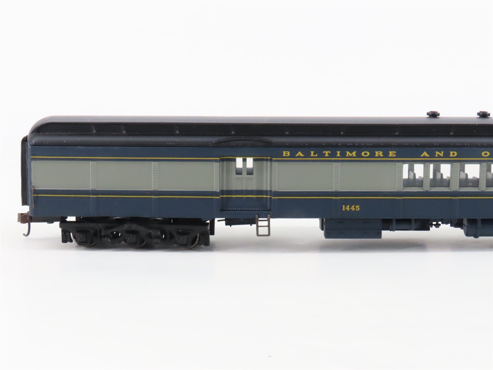 HO Scale Bachmann Spectrum B&O Baltimore & Ohio Combine Passenger Car #1445