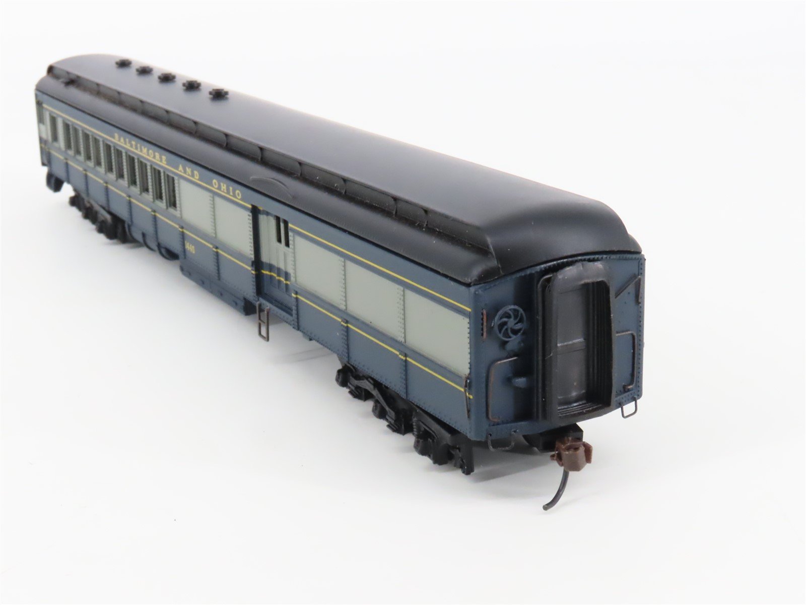 HO Scale Bachmann Spectrum B&O Baltimore & Ohio Combine Passenger Car #1445