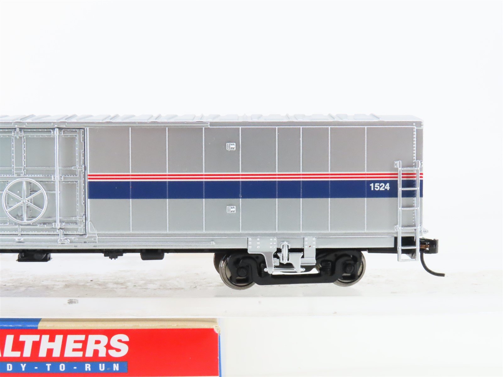 HO Scale Walthers 932-6023 Amtrak Phase 4 60' Material Handling Car #1524