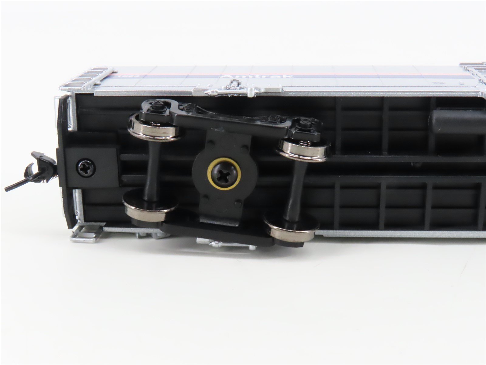 HO Scale Walthers 932-6023 Amtrak Phase 4 60' Material Handling Car #1524