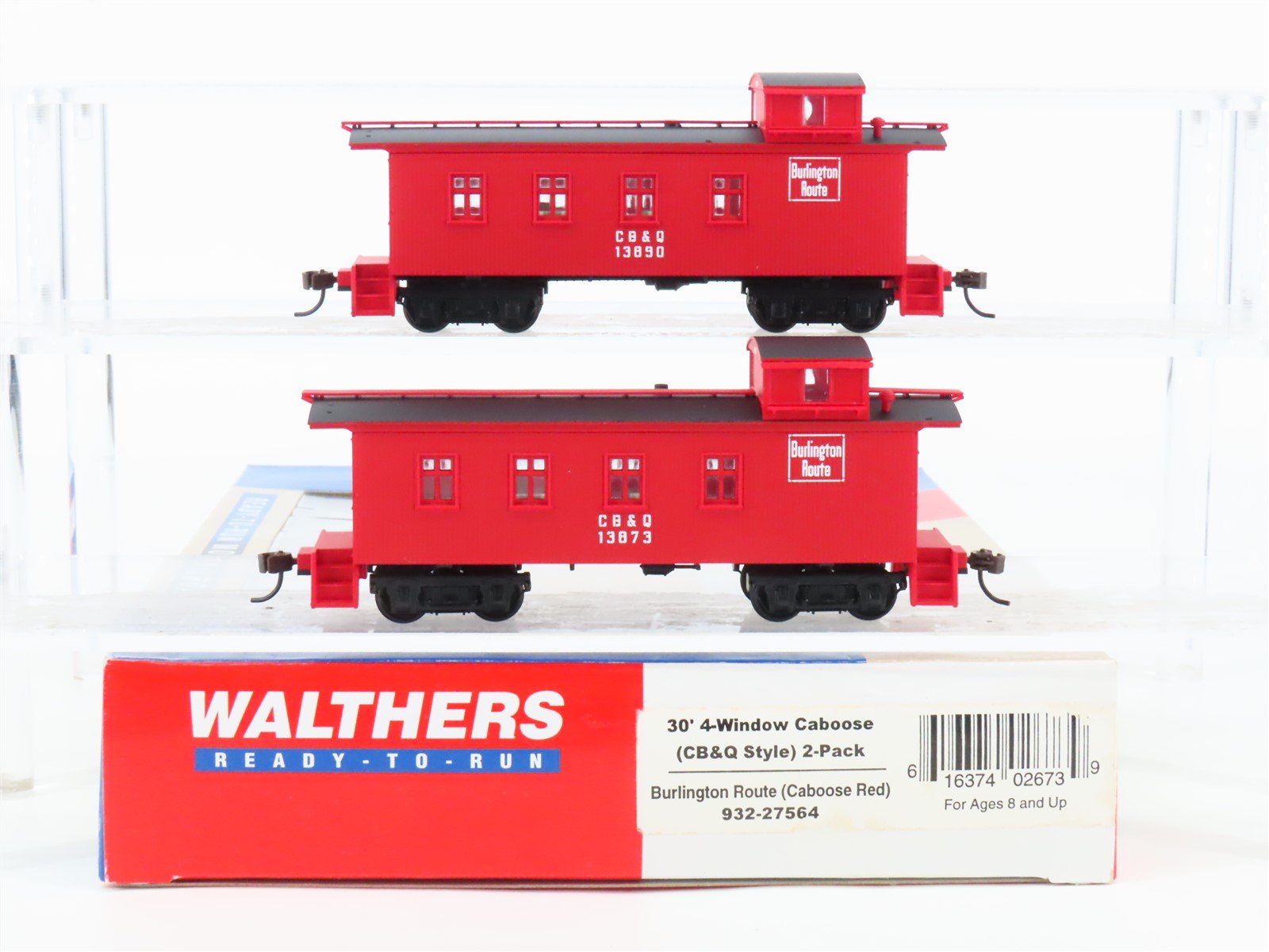 HO Scale Walthers 932-27564 CB&Q Burlington Route 30' 4-Window Caboose 2-Pack