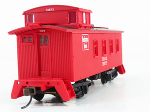 HO Scale Walthers 932-27564 CB&Q Burlington Route 30' 4-Window Caboose 2-Pack