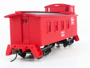 HO Scale Walthers 932-27564 CB&Q Burlington Route 30' 4-Window Caboose 2-Pack