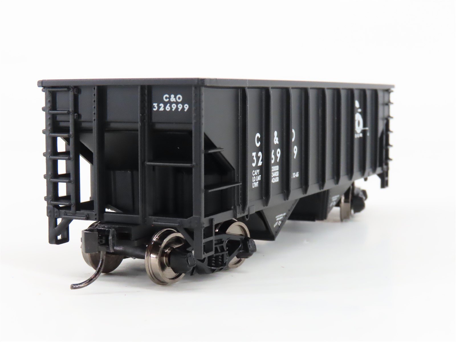 HO Scale Walthers Mainline 910-7402 C&O Chesapeake & Ohio 2-Bay Hopper #326999