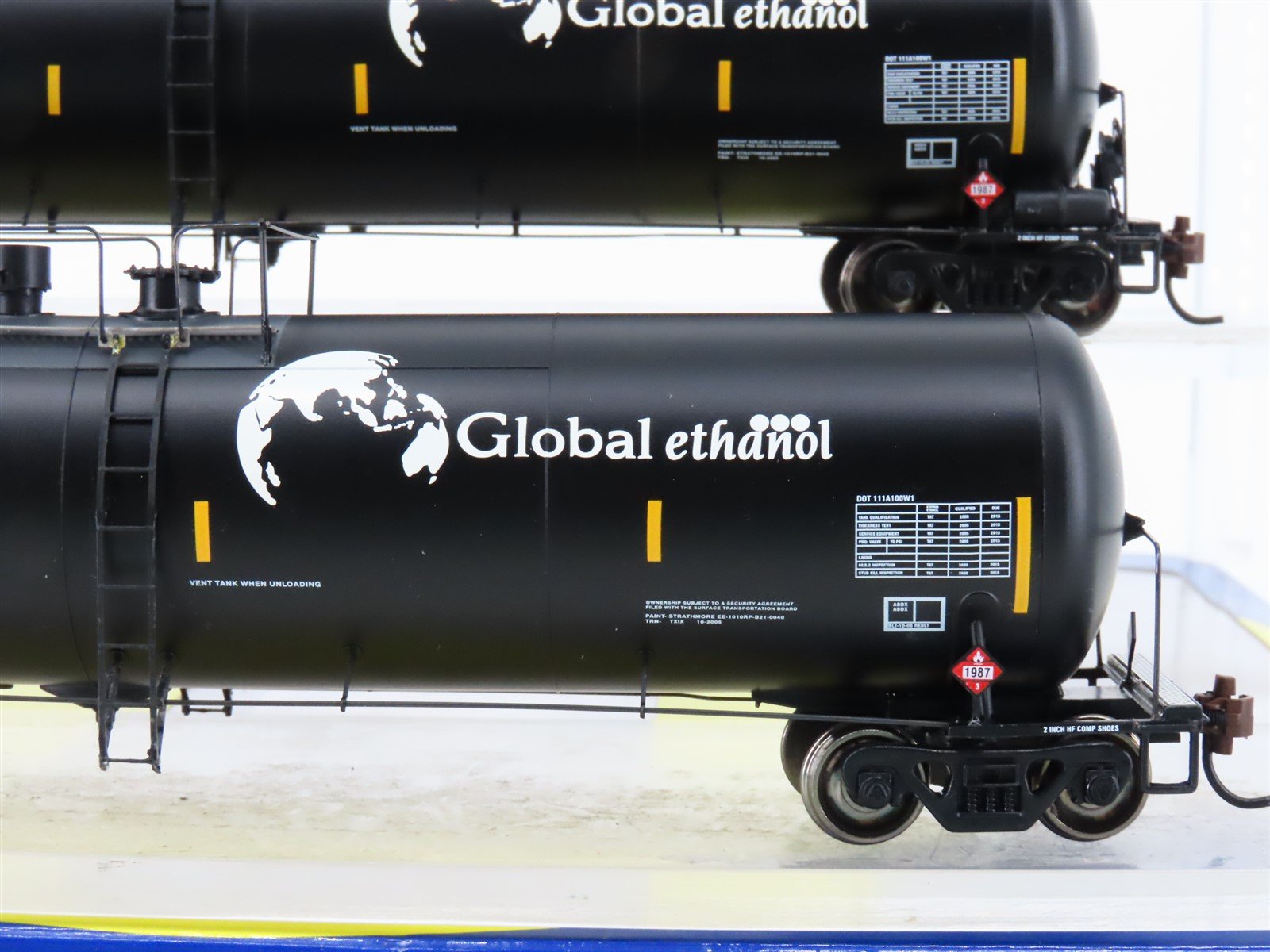 HO Scale Athearn 97623 TILX GLobal Ethanol 30K Gallon Tank Car 3-Pack