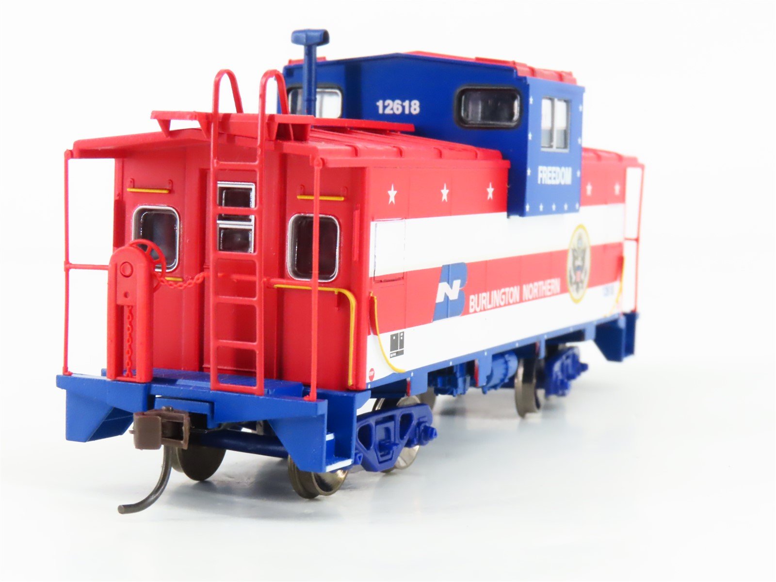 HO Athearn 75170 BN Burlington Northern Desert Storm Wide Vision Caboose #12618
