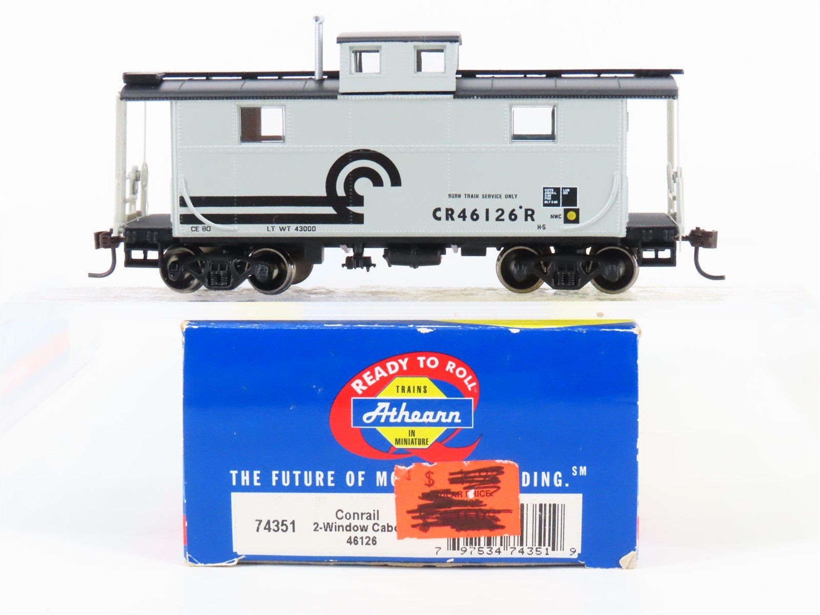HO Scale Athearn 74351 CR Conrail Railroad 2-Window Cupola Caboose #46126