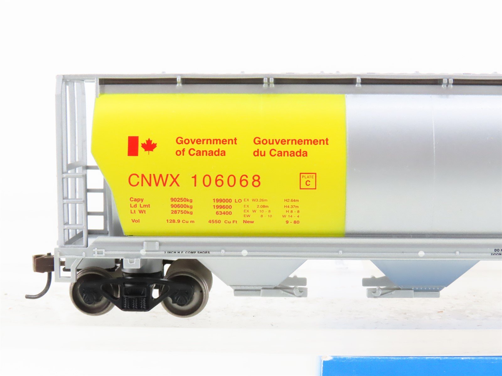 HO Bachmann Silver Series 19136 CNWX Government of Canada 4-Bay Hopper #106068