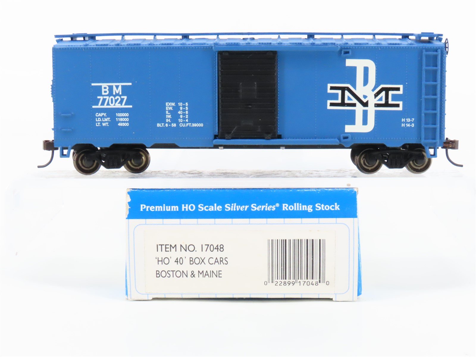 HO Scale Bachmann Silver Series 17048 BM Boston & Maine 40' Box Car #77027