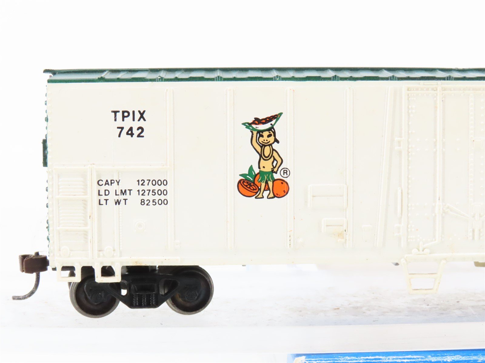 HO Scale Bachmann Silver Series 17947 TPIX Tropicana 50' Mechanical Reefer #742