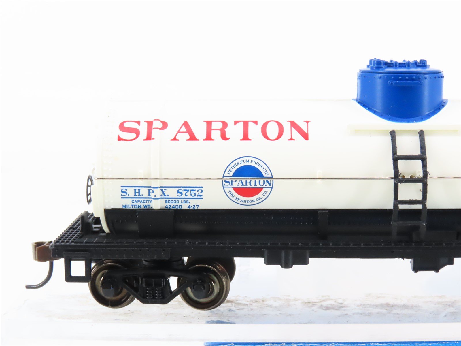 HO Scale Bachmann Silver Series 17848 SHPX Sparton Oils 40' Tank Car #8752