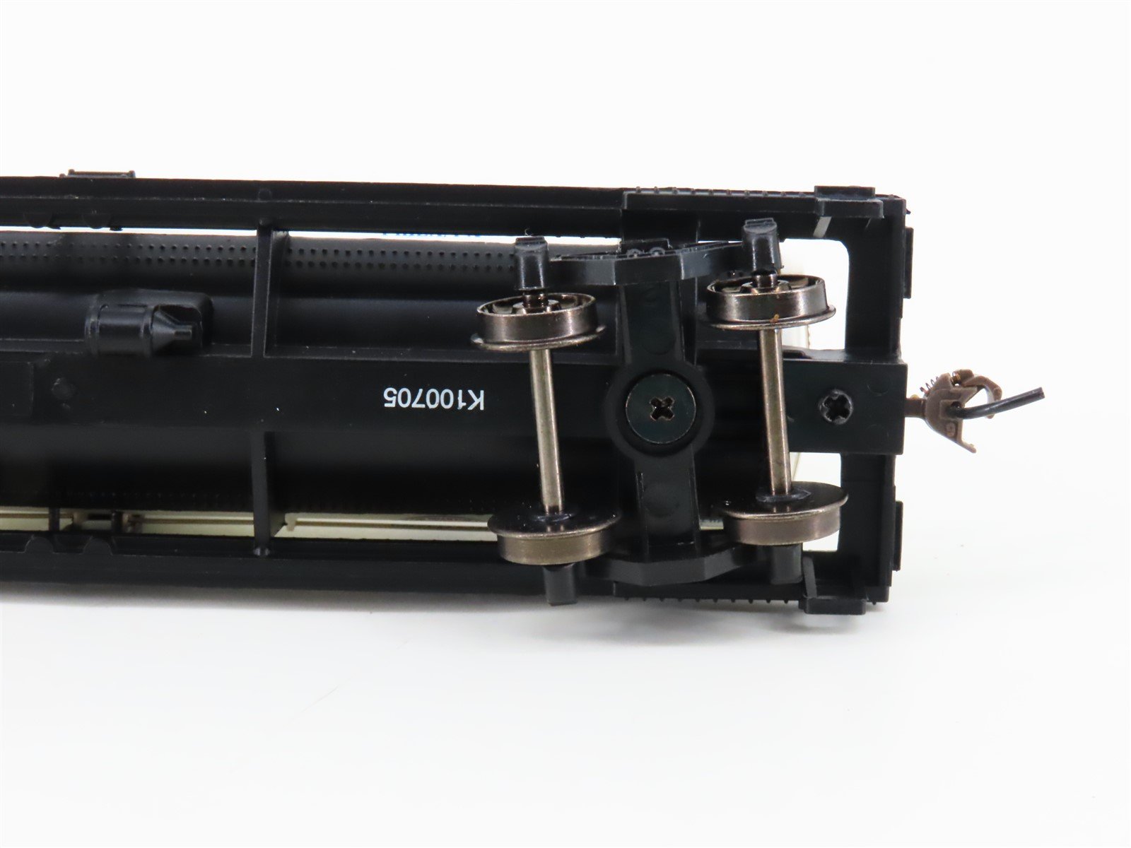 HO Scale Bachmann Silver Series 17848 SHPX Sparton Oils 40' Tank Car #8752