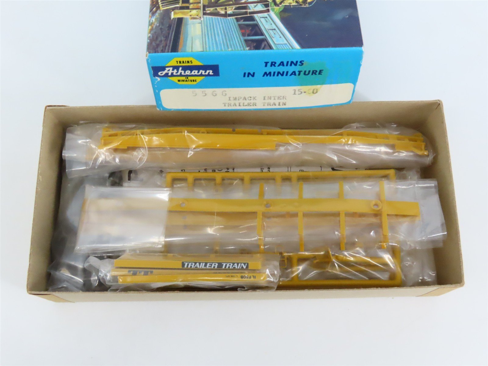 HO Scale Athearn 5566 Impact Inter Trailer Train Flatcar 3-Pack Kit