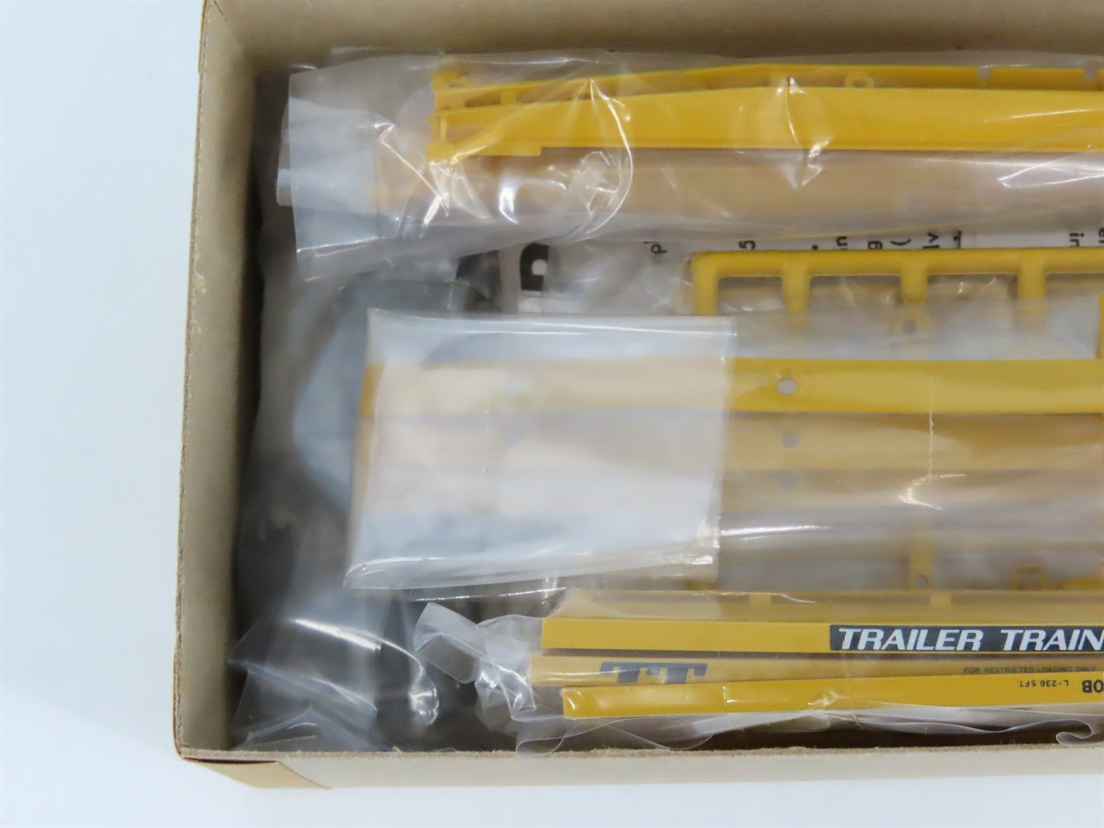 HO Scale Athearn 5566 Impact Inter Trailer Train Flatcar 3-Pack Kit