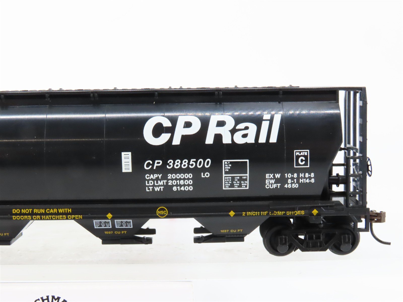 HO Scale Bachmann 76902 CP Canadian Pacific 4-Bay Cylindrical Hopper #388500