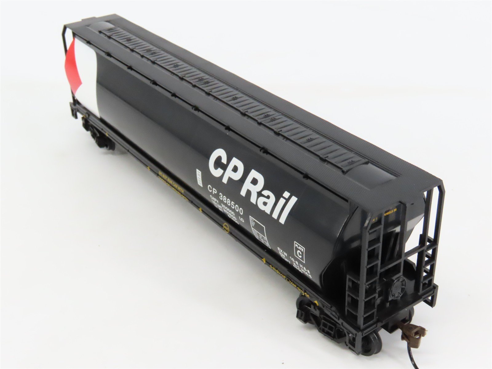 HO Scale Bachmann 76902 CP Canadian Pacific 4-Bay Cylindrical Hopper #388500