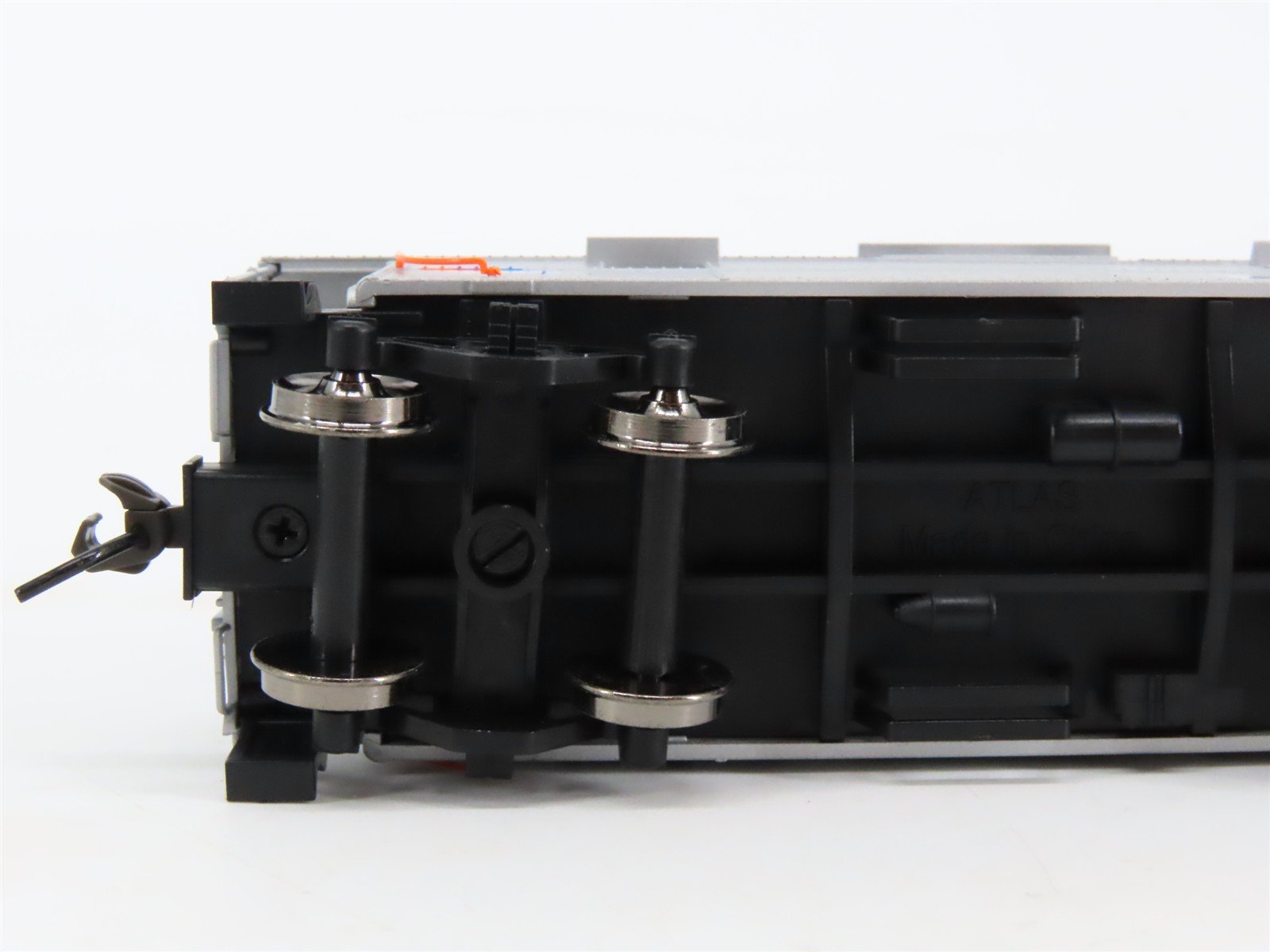 HO Scale Atlas 11250 NJT New Jersey Transit Cupola Caboose #902R