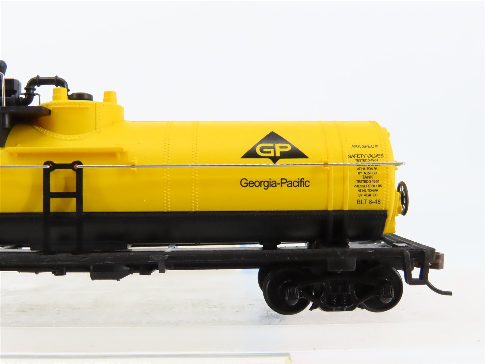 HO Scale Walthers 931-767 GPSX Georgia Pacific Firefighting Tankcar #46980