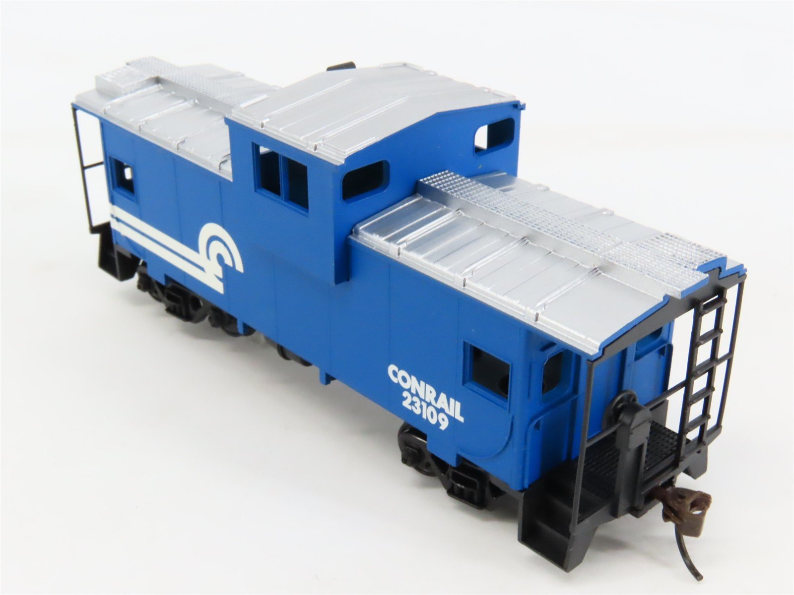 HO Scale Walthers Trainline 931-506 CR Conrail Wide Vision Caboose #23109