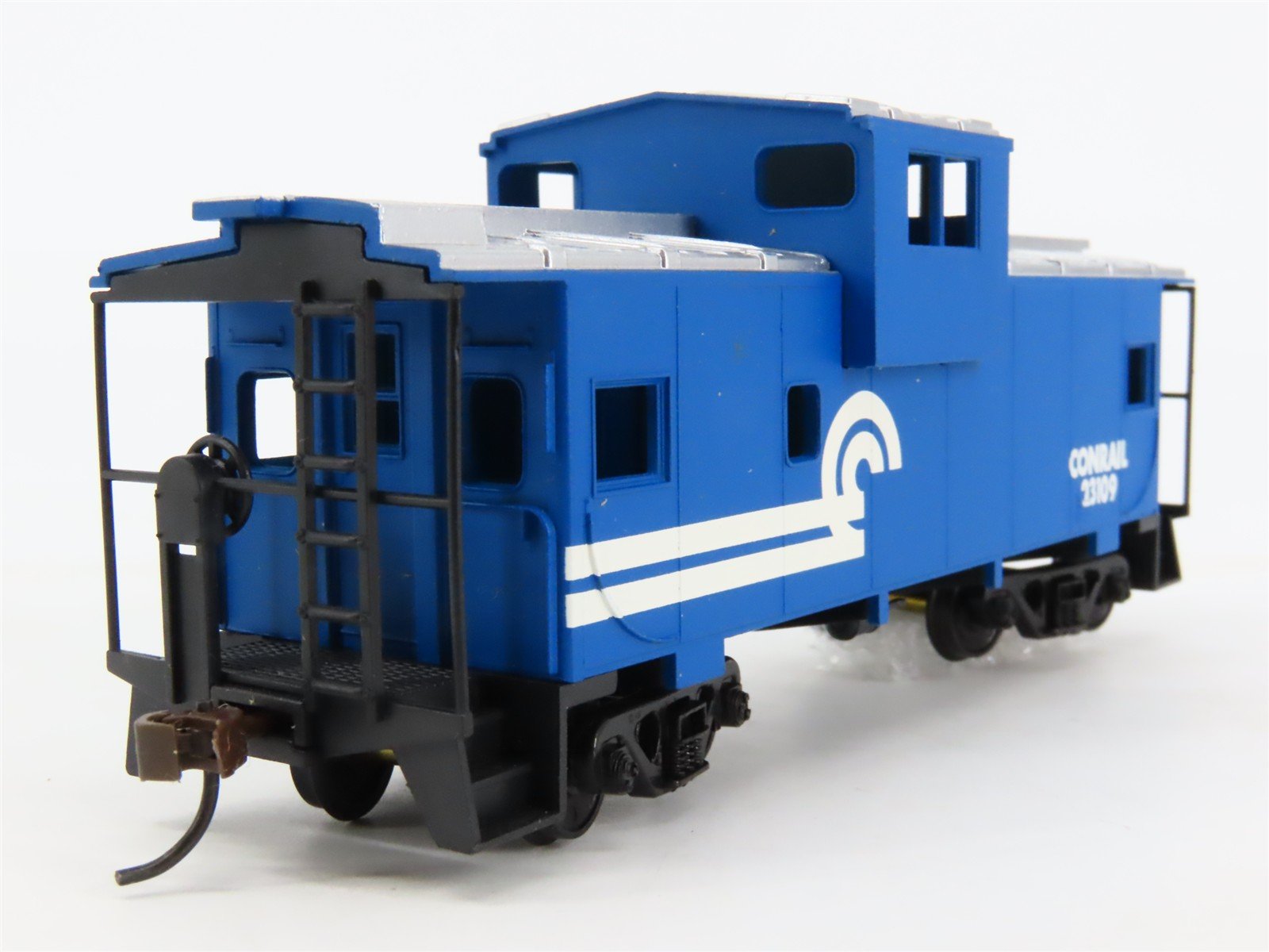 HO Scale Walthers Trainline 931-506 CR Conrail Wide Vision Caboose #23109