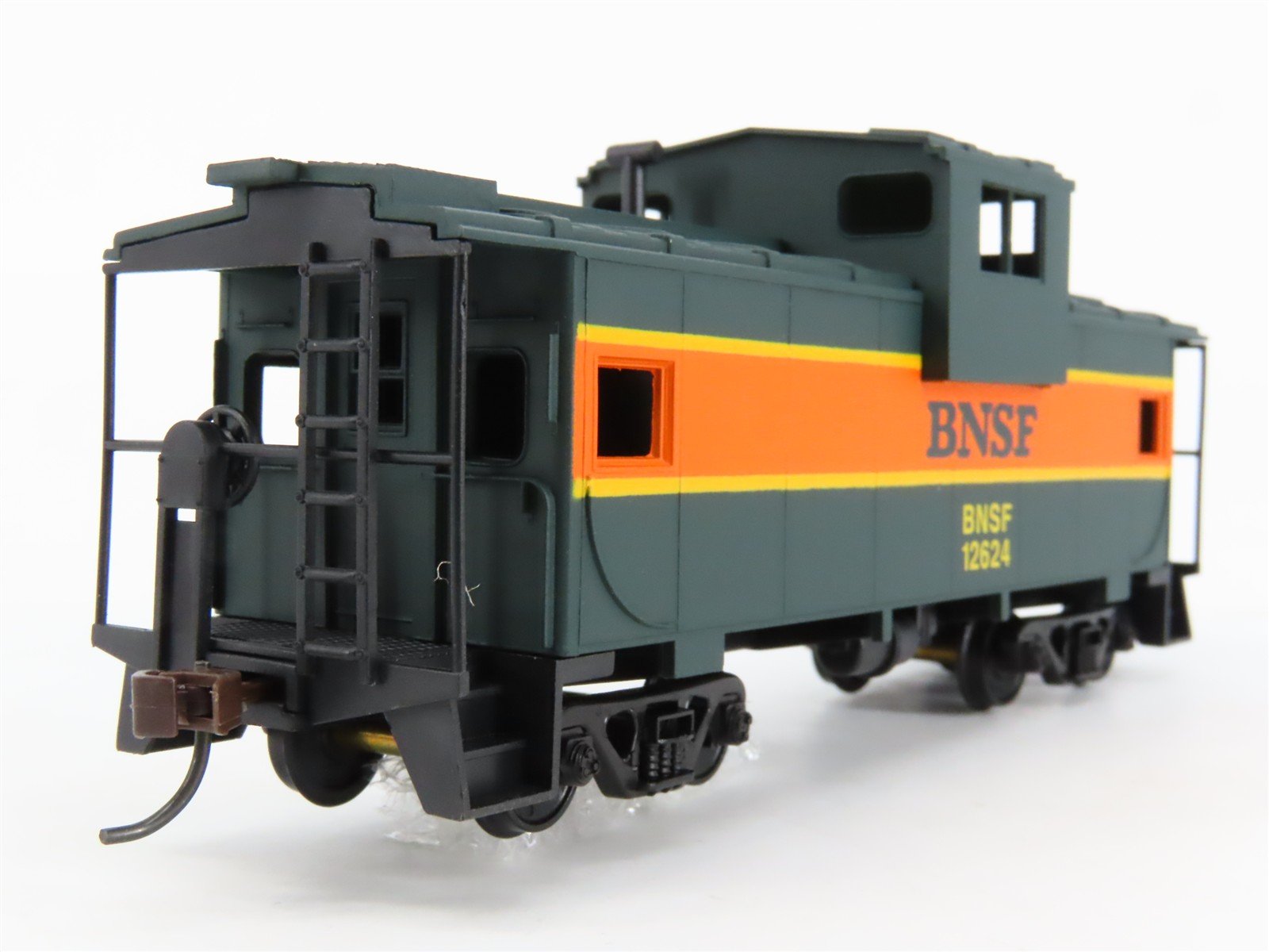 HO Scale Walthers Trainline 931-520 BNSF Railway Wide Vision Caboose #12624
