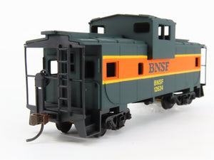 HO Scale Walthers Trainline 931-520 BNSF Railway Wide Vision Caboose #12624