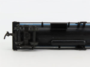 HO Scale Athearn UTLX DuPont Freon Tankcar #85780
