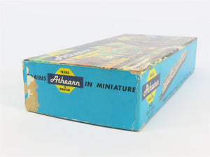 HO Scale Athearn UTLX DuPont Freon Tankcar #85780