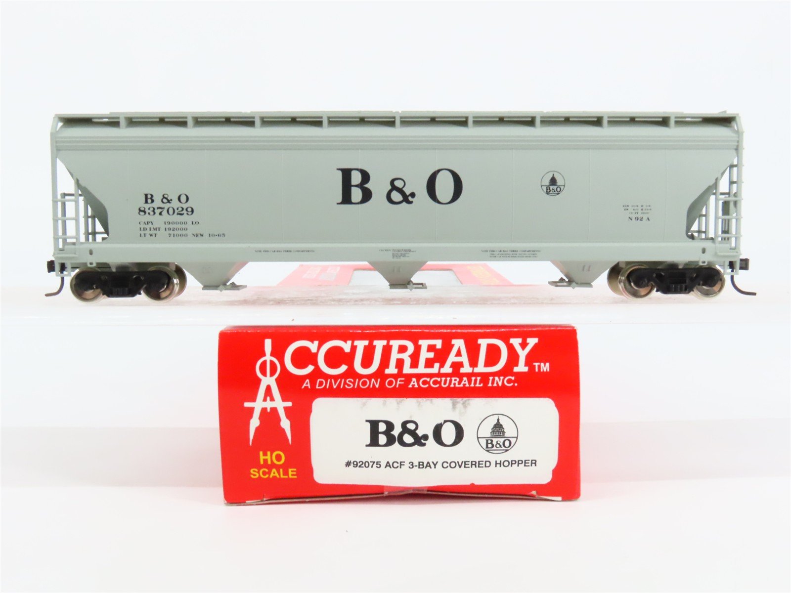 HO Scale Accuready 92075 B&O Baltimore & Ohio 3-Bay Covered Hopper #837029