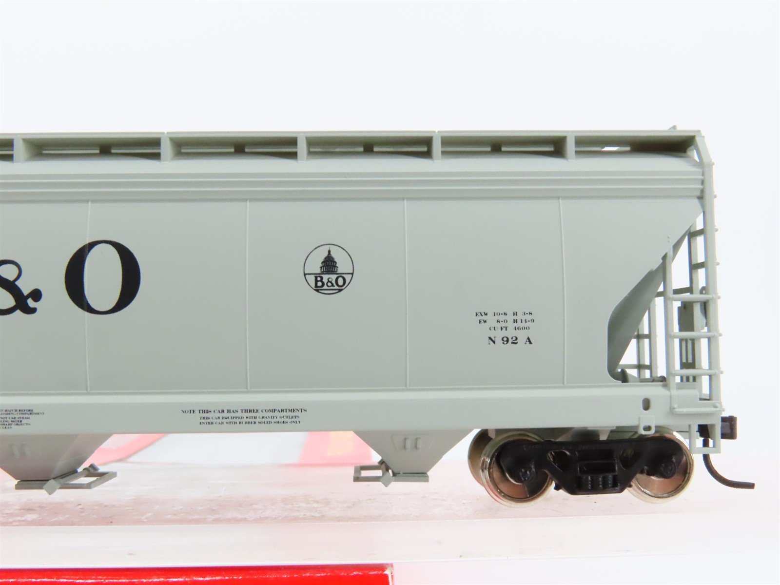 HO Scale Accuready 92075 B&O Baltimore & Ohio 3-Bay Covered Hopper #837029