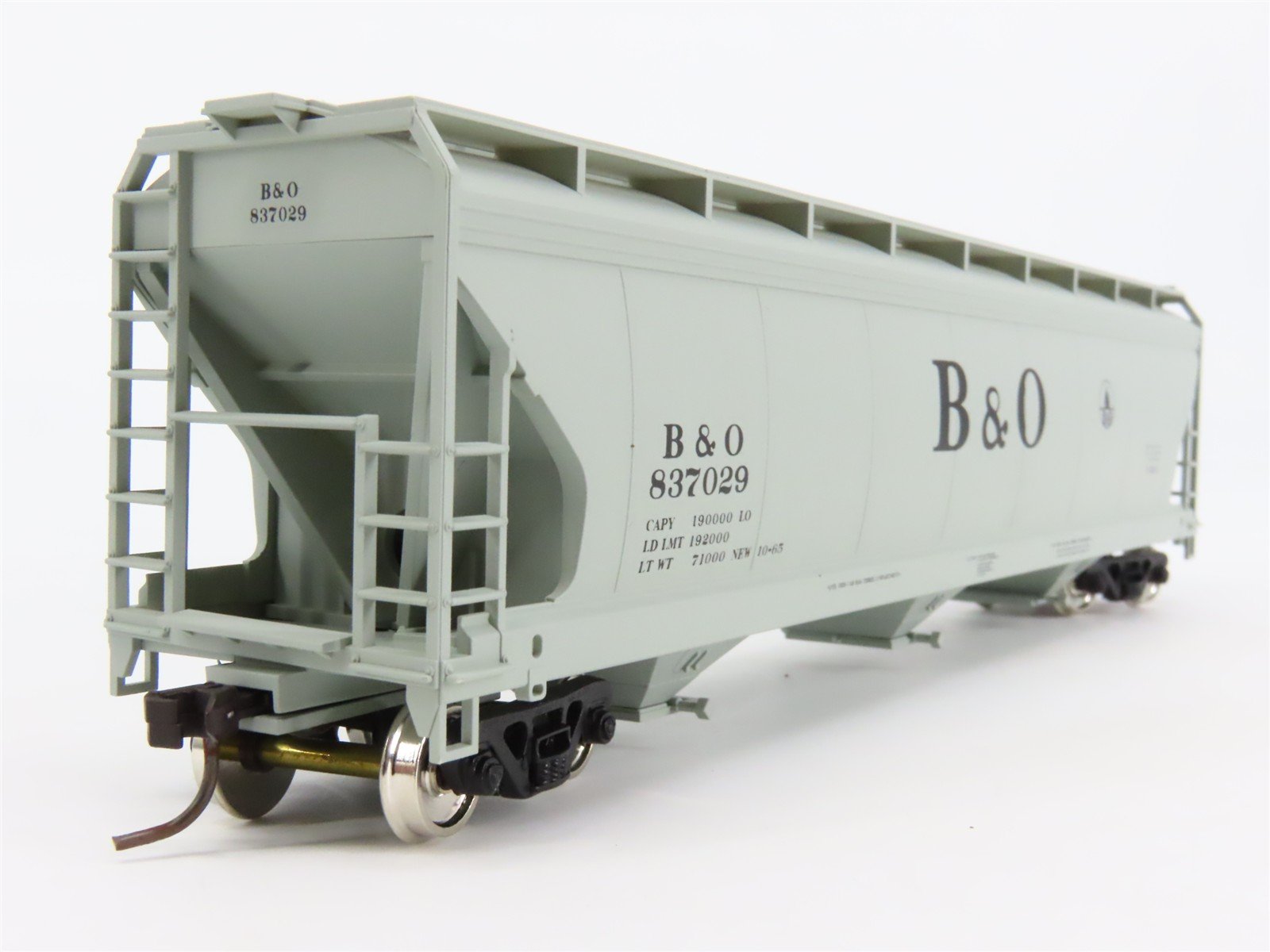 HO Scale Accuready 92075 B&O Baltimore & Ohio 3-Bay Covered Hopper #837029