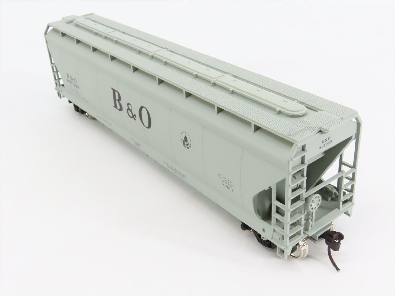 HO Scale Accuready 92075 B&O Baltimore & Ohio 3-Bay Covered Hopper #837029