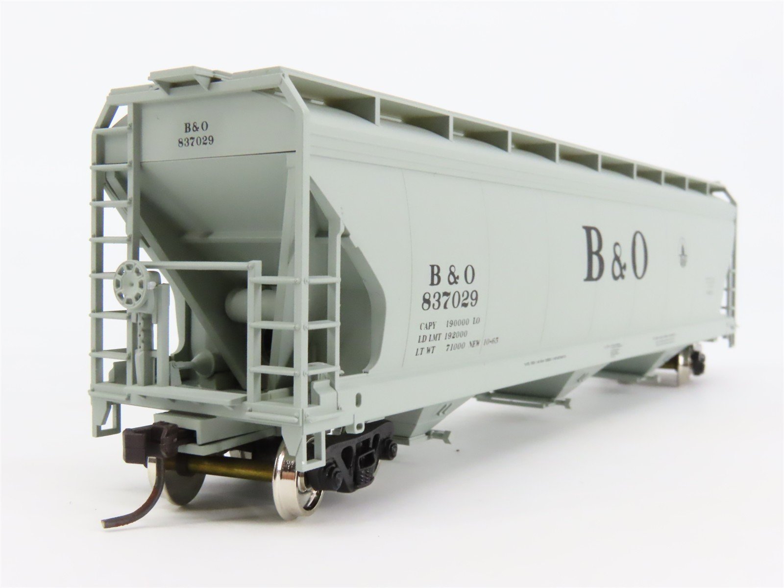 HO Scale Accuready 92075 B&O Baltimore & Ohio 3-Bay Covered Hopper #837029