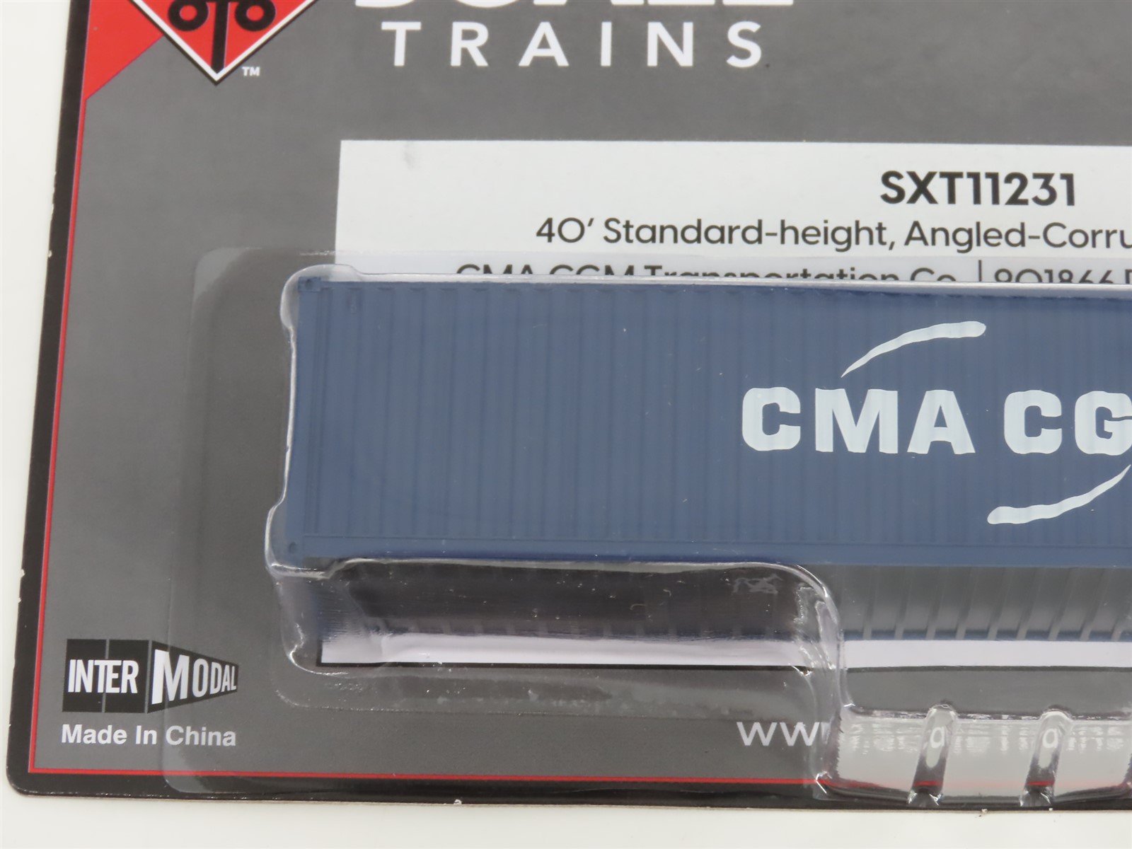 HO ScaleTrains SXT11231 CMA CGM 40' Corrugated Container - Sealed