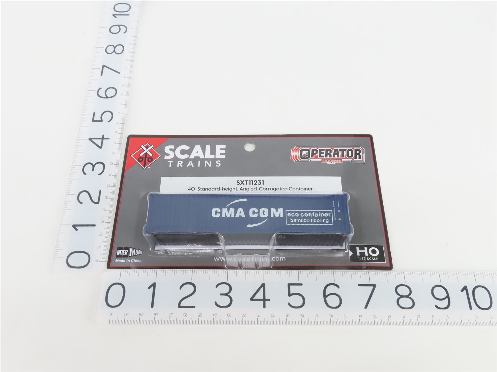 HO ScaleTrains SXT11231 CMA CGM 40' Corrugated Container - Sealed