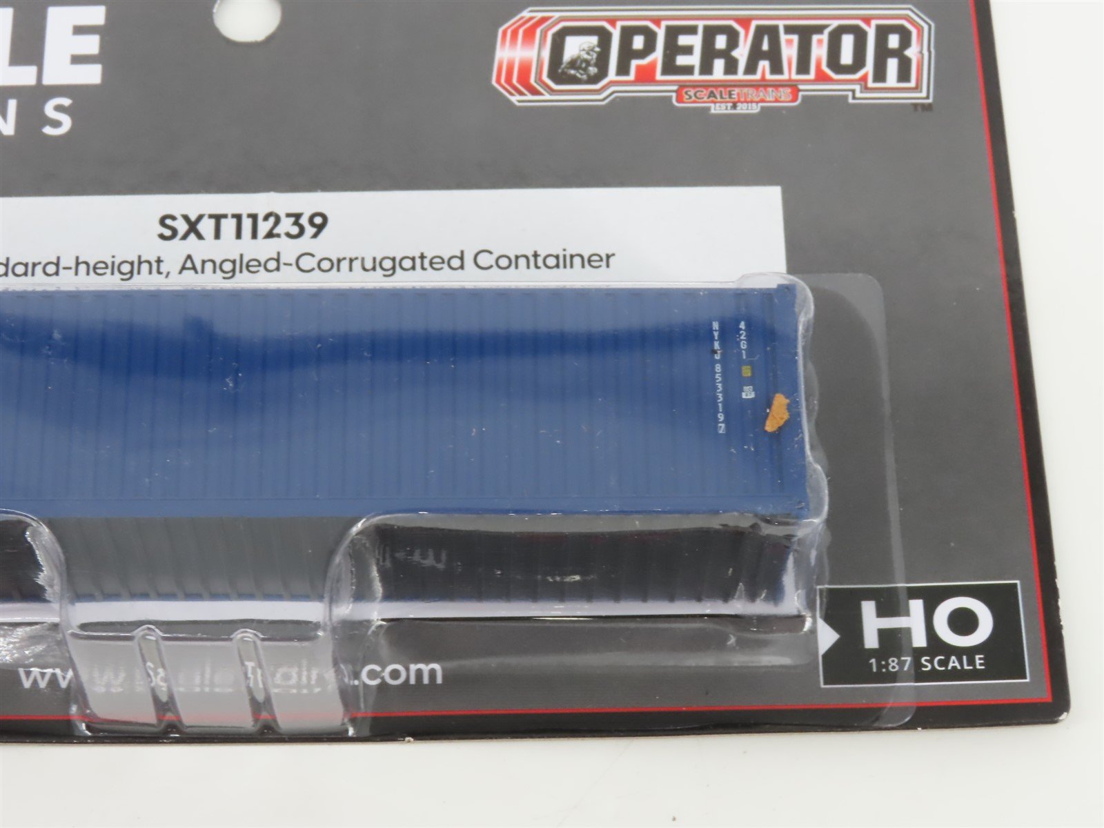 HO ScaleTrains SXT11239 NYK Line 40' Container #853319(7) - Sealed